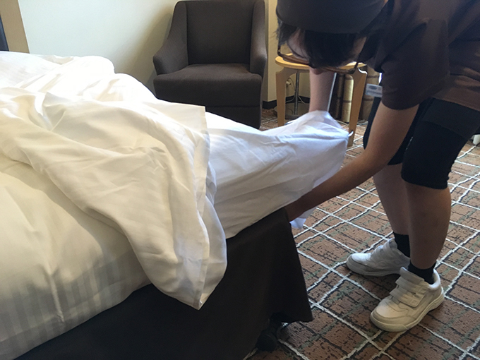 ベットメイキング手順01