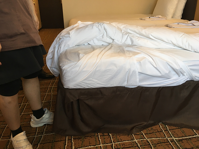 ベットメイキング手順03